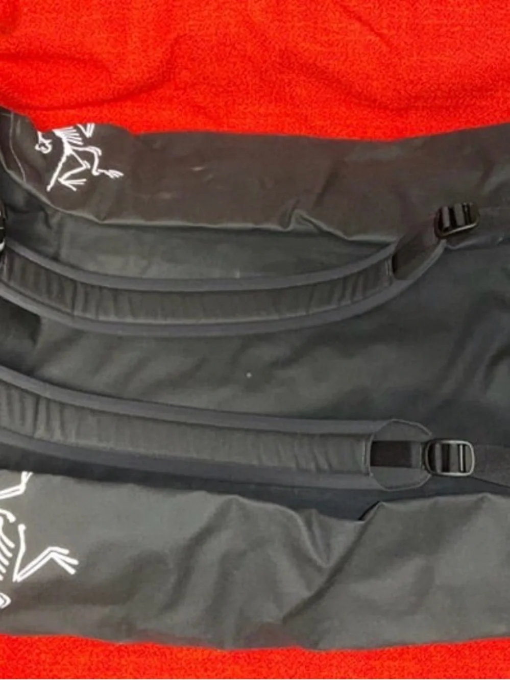 ❤️❤️Arc'teryx Carrier 100 Duffel Black ,Storage-pouch Include❤️❤️